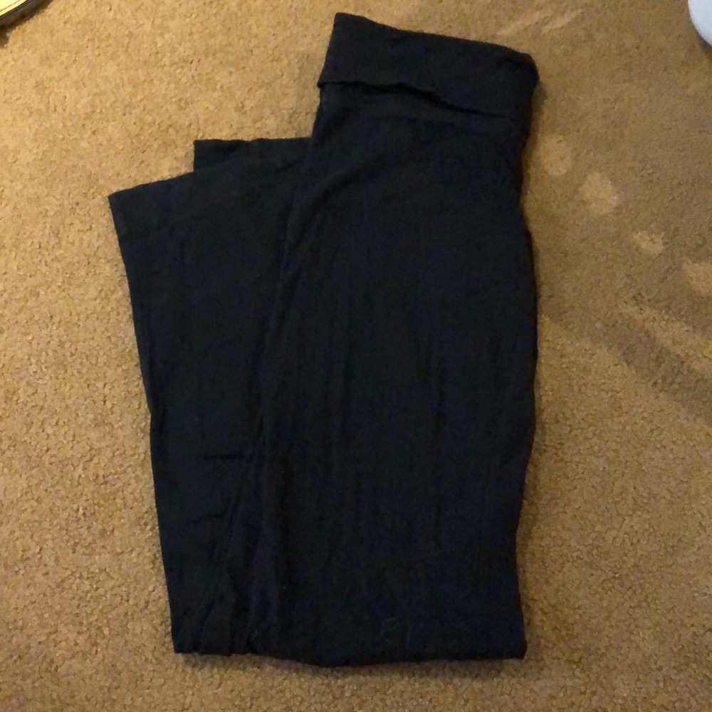 Black yoga pants